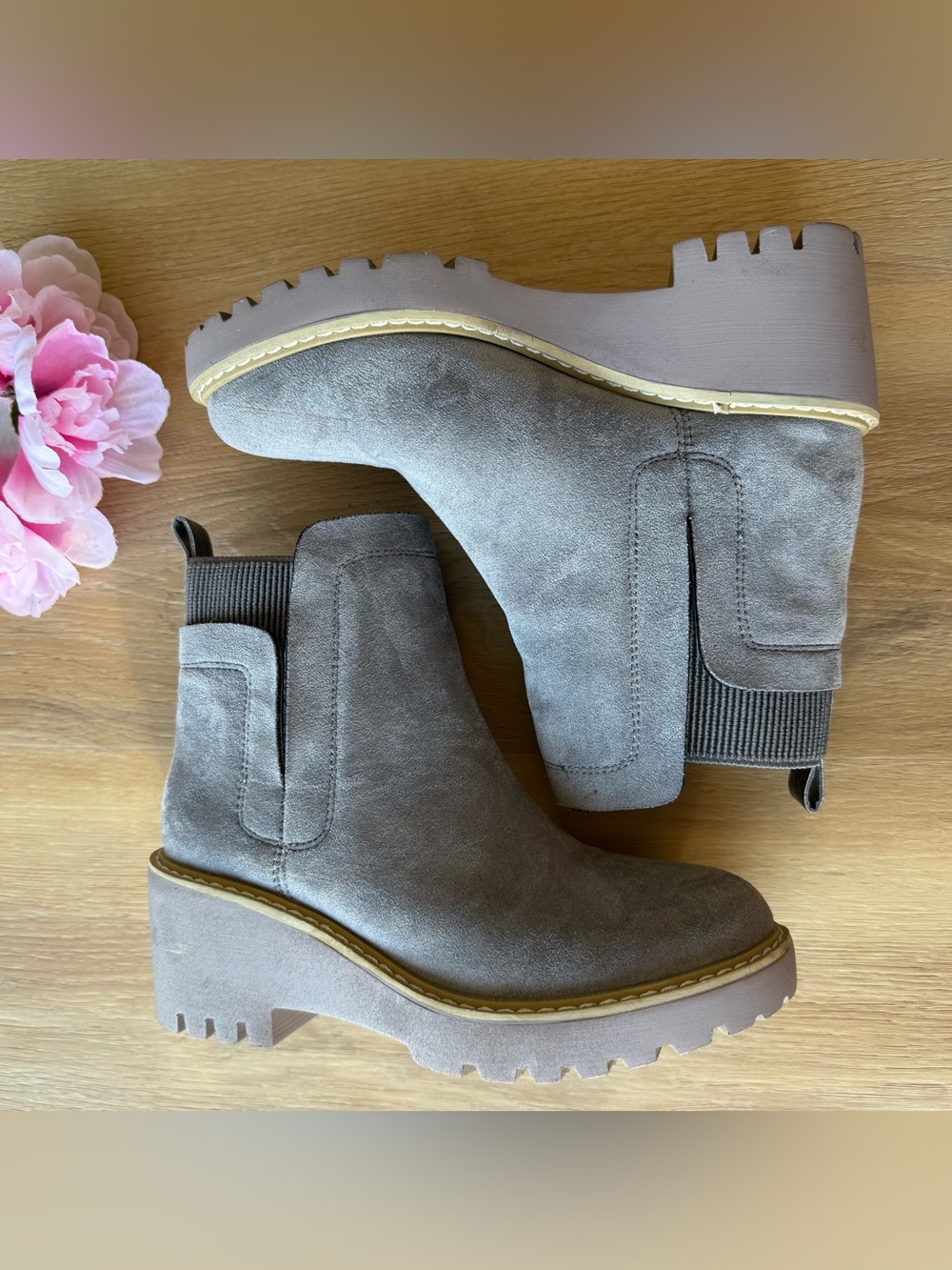 Corkys Hey Girl ankle Boots SZ 6 Gray Suede leather Wedge elastic pull on